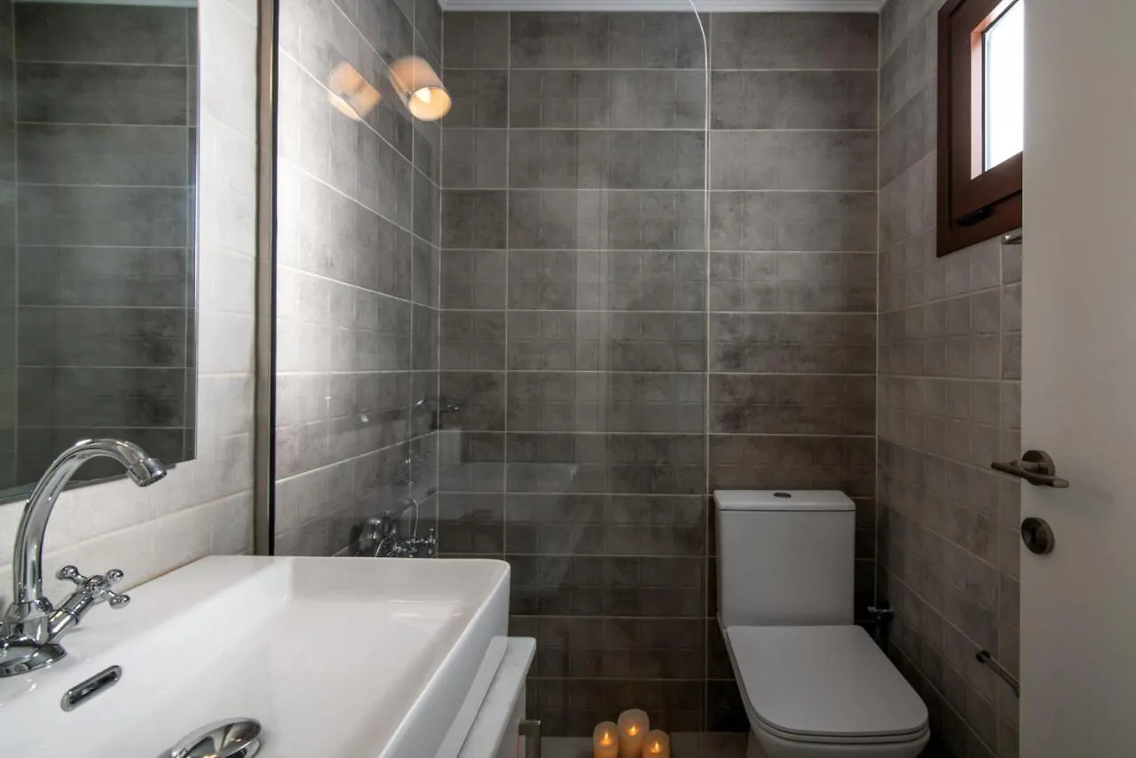 Brand New Villa Plyto - Amazing Views - Heated Pool Epano Vathia